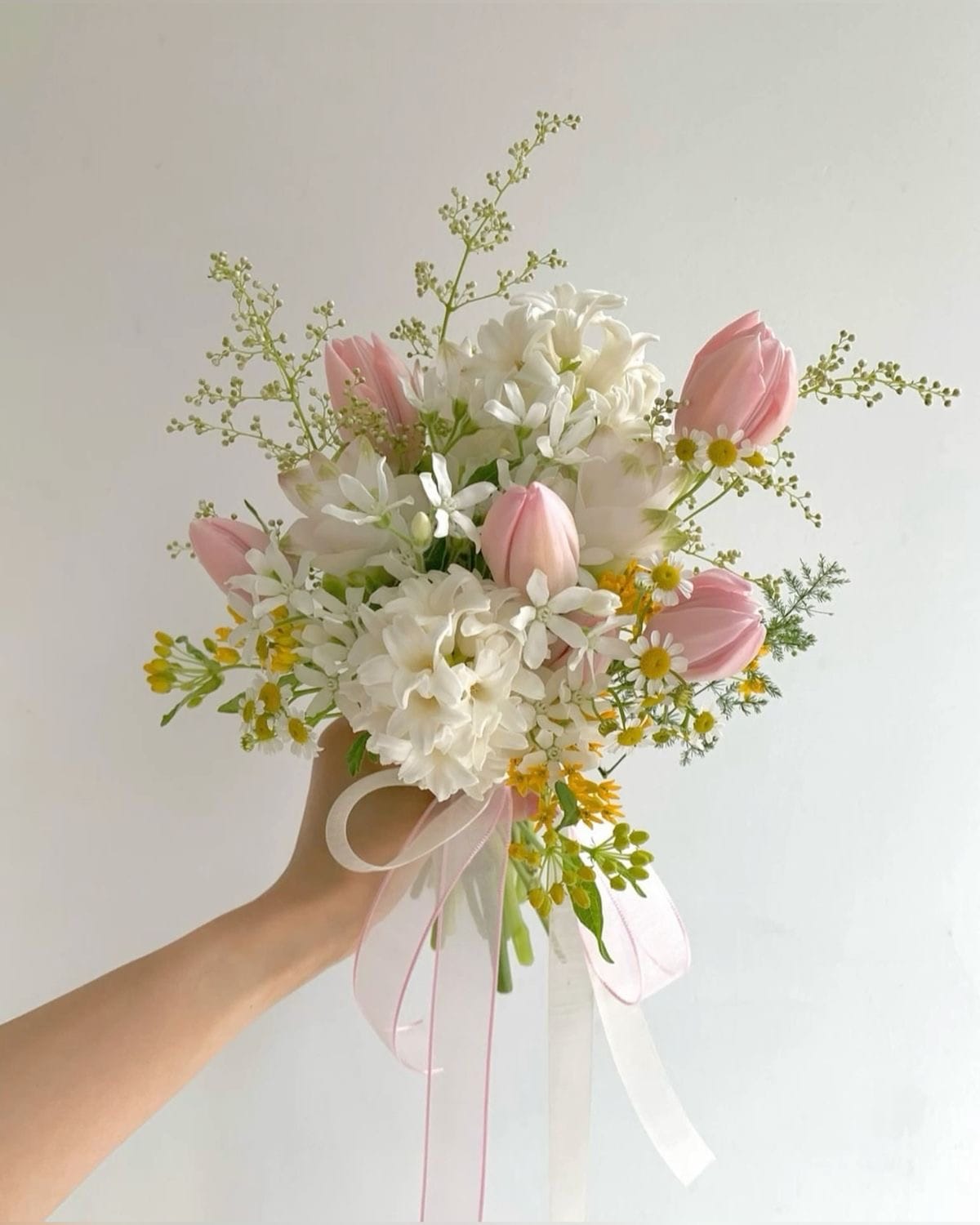 hoa cưới cầm tay